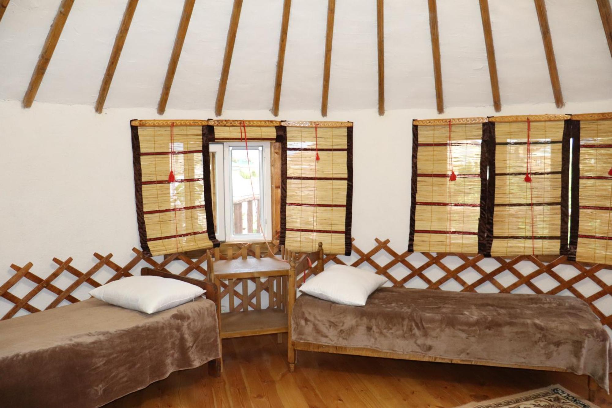 קראקול Happy Nomads Yurts & Hostel מראה חיצוני תמונה