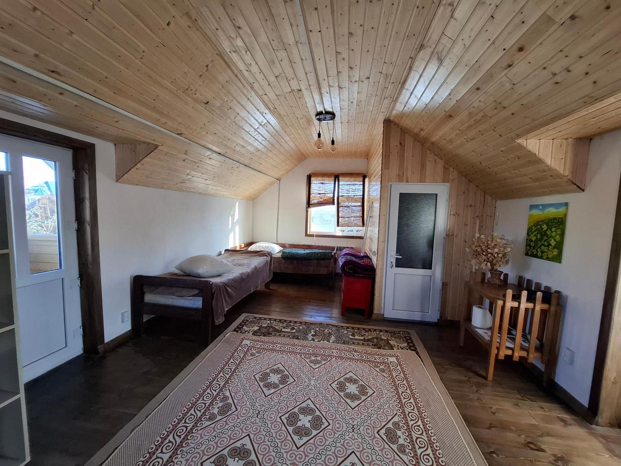 קראקול Happy Nomads Yurts & Hostel מראה חיצוני תמונה