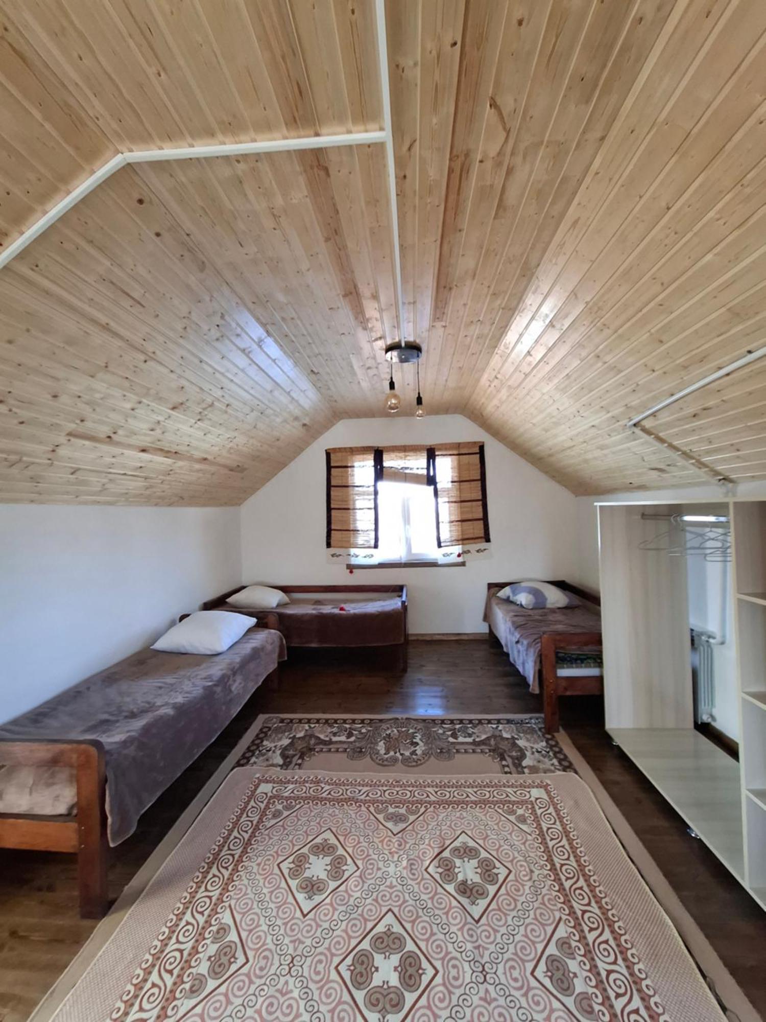 קראקול Happy Nomads Yurts & Hostel מראה חיצוני תמונה